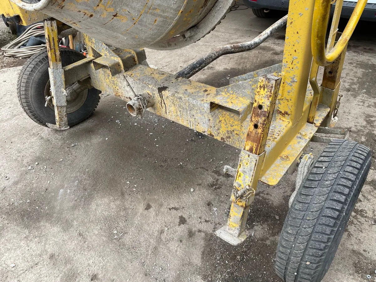 Single Axle Towable Mixer - Image 4