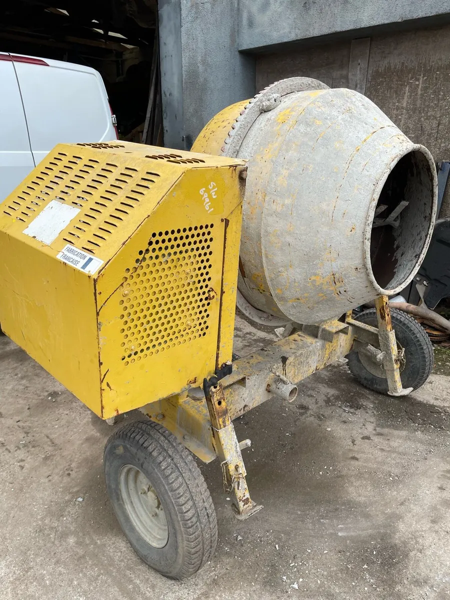 Single Axle Towable Mixer - Image 2