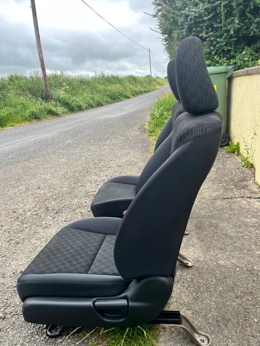 Honda Fit front seats - Image 2