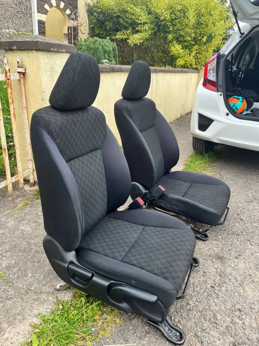 Honda Fit front seats - Image 3