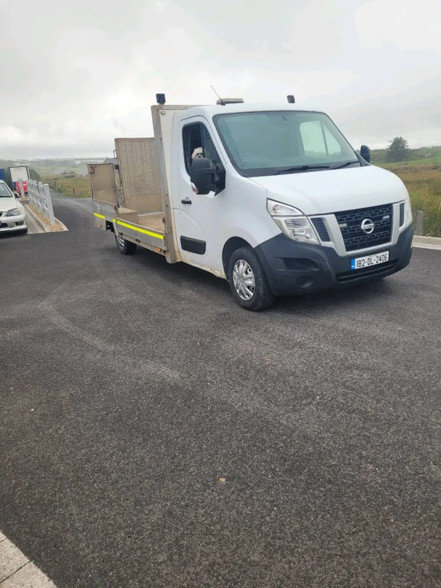 2018 Nissan nv400 low loader body with ramp - Image 1