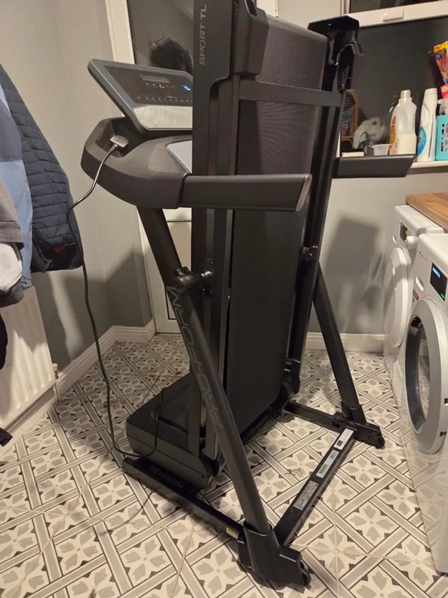 Treadmill ( folding) - Image 3