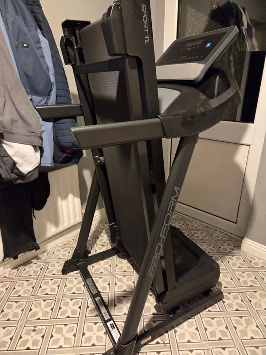Treadmill ( folding) - Image 4