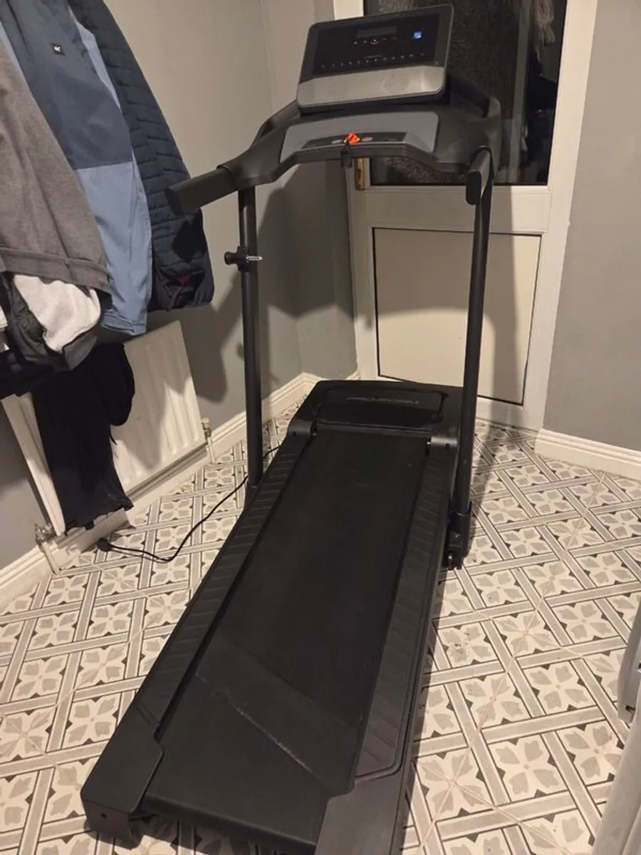 Treadmill ( folding) - Image 1