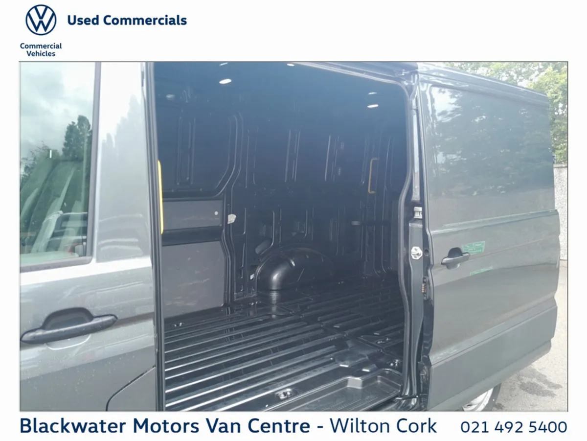 Volkswagen Crafter VAN 2.0TDI 177BHP MEDIUM WHEEL - Image 2