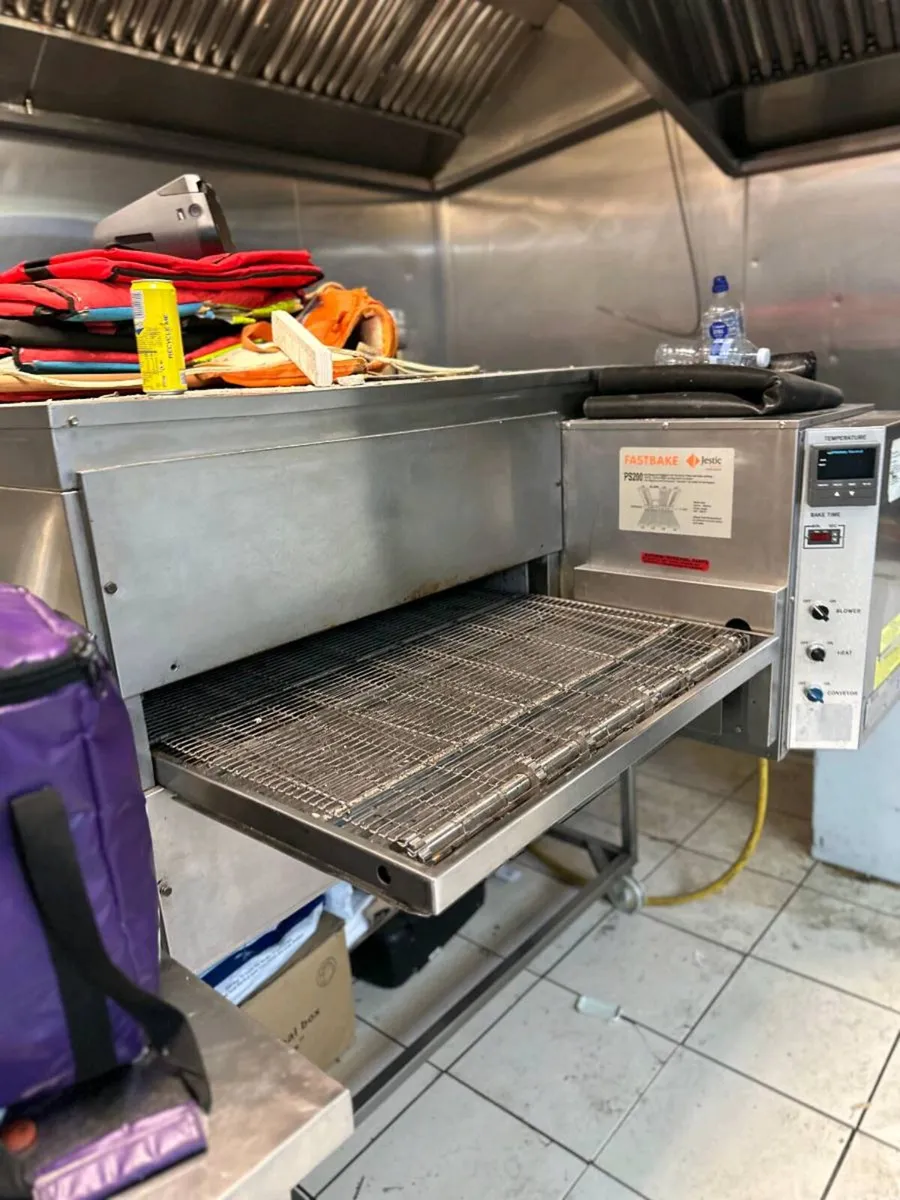 Marshall 32" Conveyor Pizza Oven – Commercial Grad - Image 1