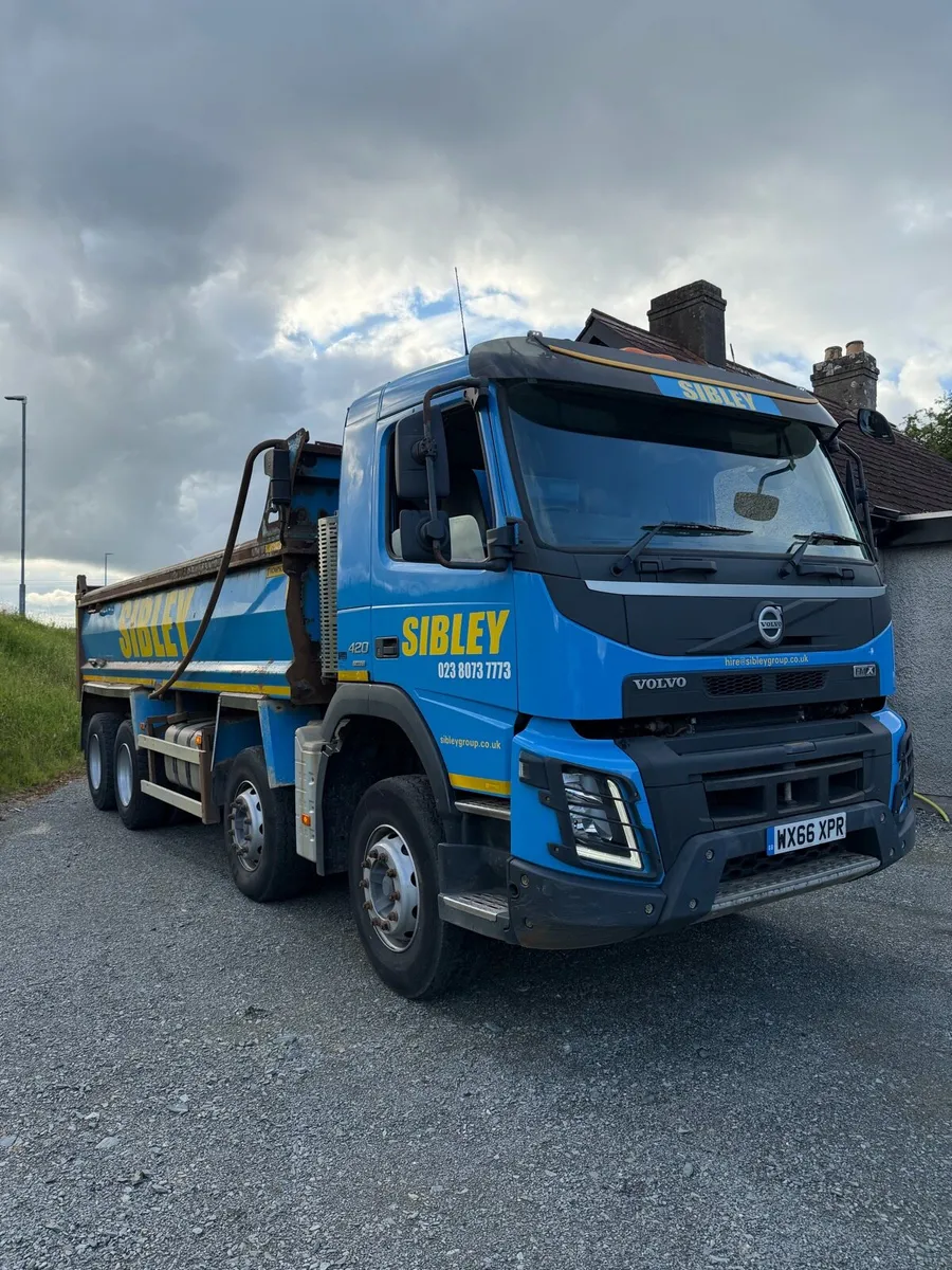 Volvo tipper - Image 1