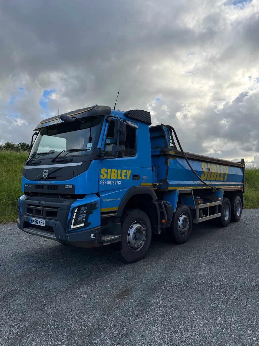 Volvo tipper - Image 2
