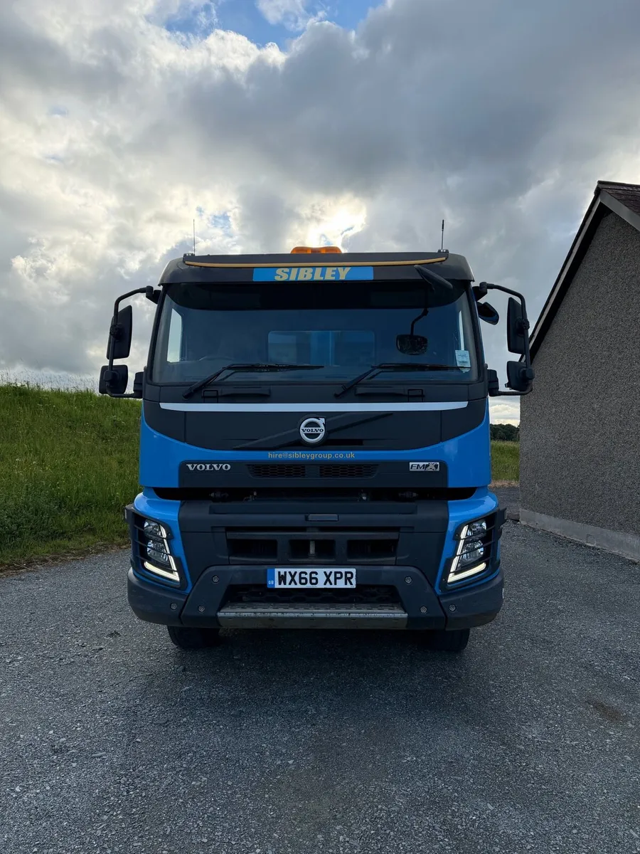 Volvo tipper - Image 3