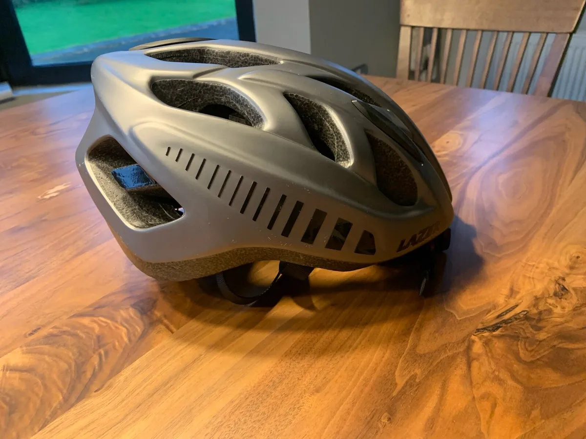Bike helmet (Lazer motion) - Image 1