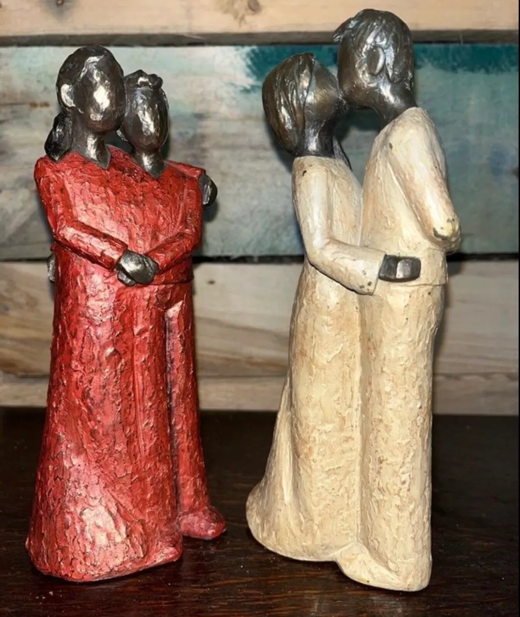 Two vintage Genesis Figurines €20 for pair