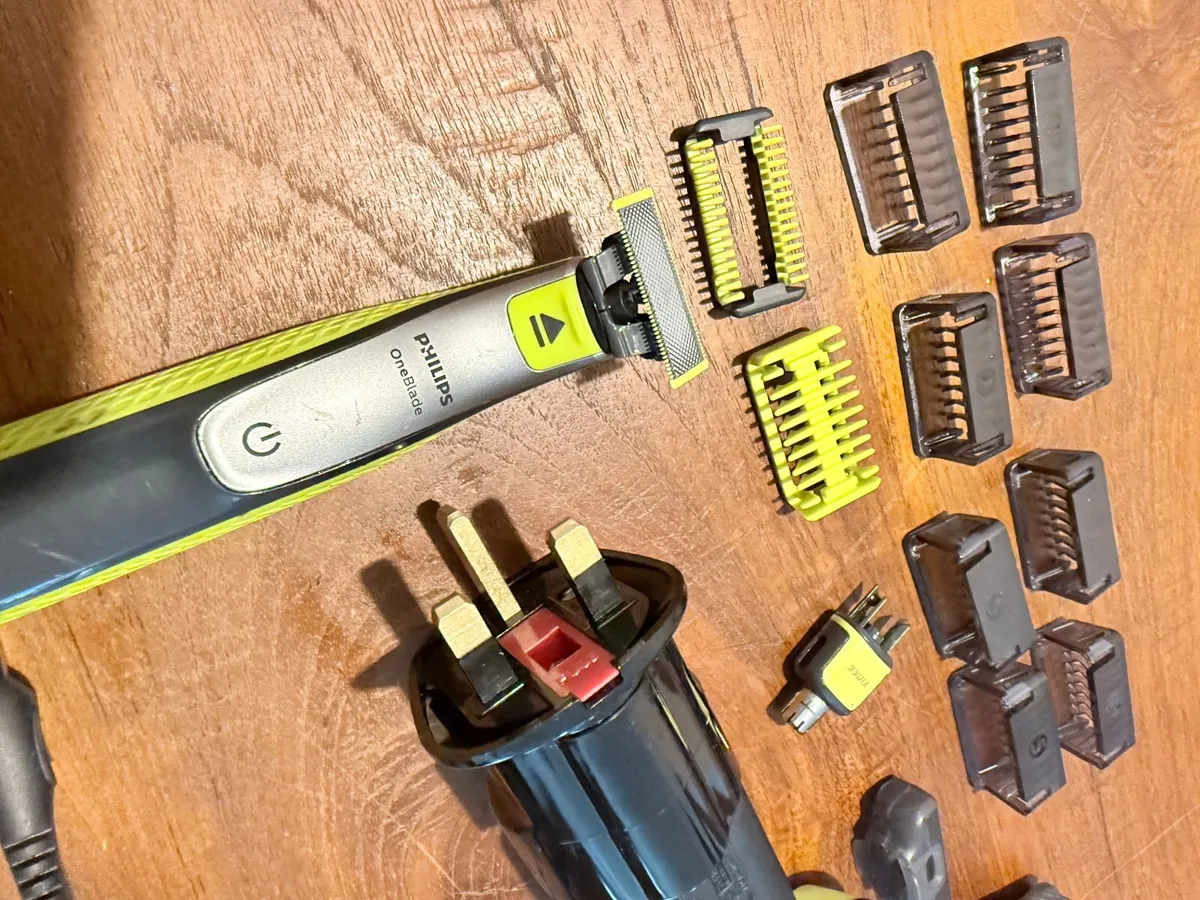 Philips OneBlade Hybrid Trimmer/Shaver - Image 4