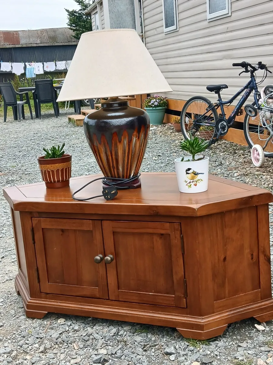 Tv stand - Image 1