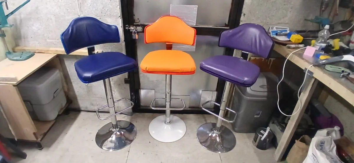 Bar stools - Image 1