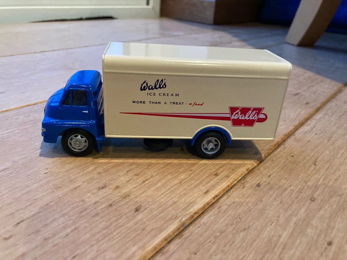 Model Walls Ice Cream Van - Image 2