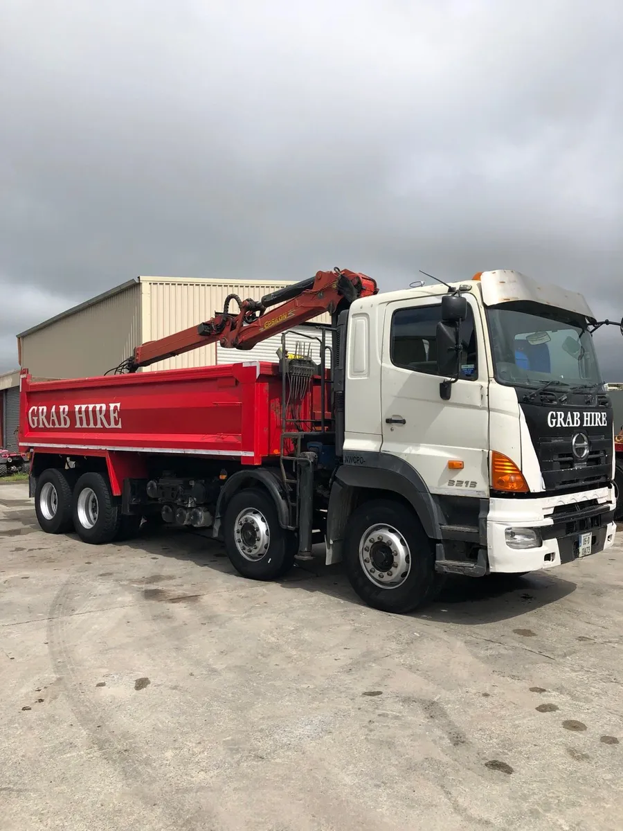 Hino grab truck - Image 1