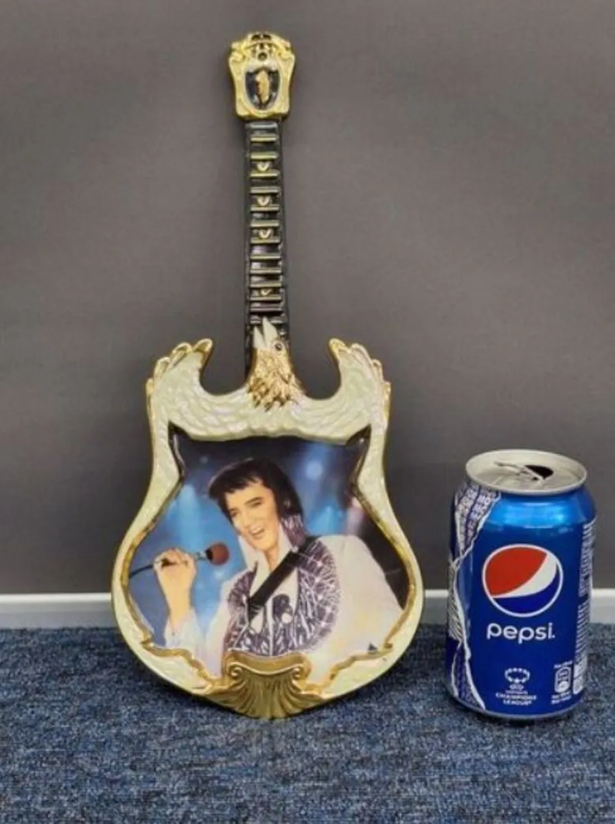 Elvis Presley Guitar Shaped Wall Plate - Image 3