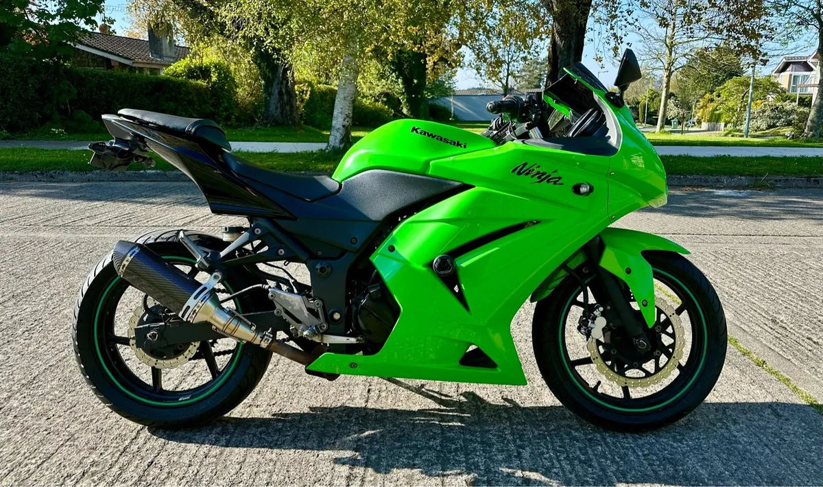 🟢Kawasaki Ninja 250R🟢 - Image 1