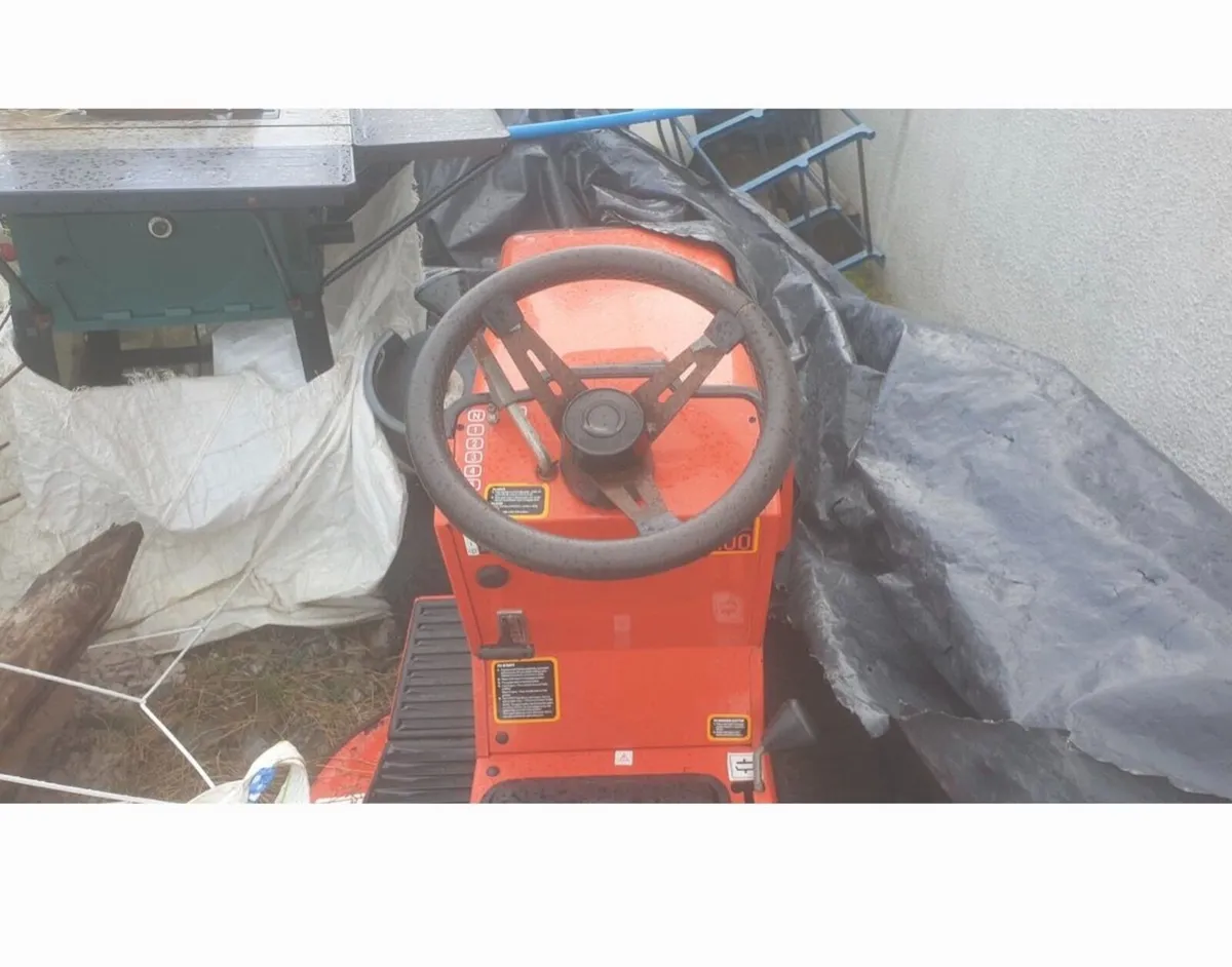 Westwood T1200 ride on lawnmower - Image 2