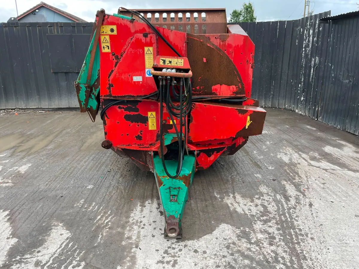 Kverneland Bale Chopper - Image 2