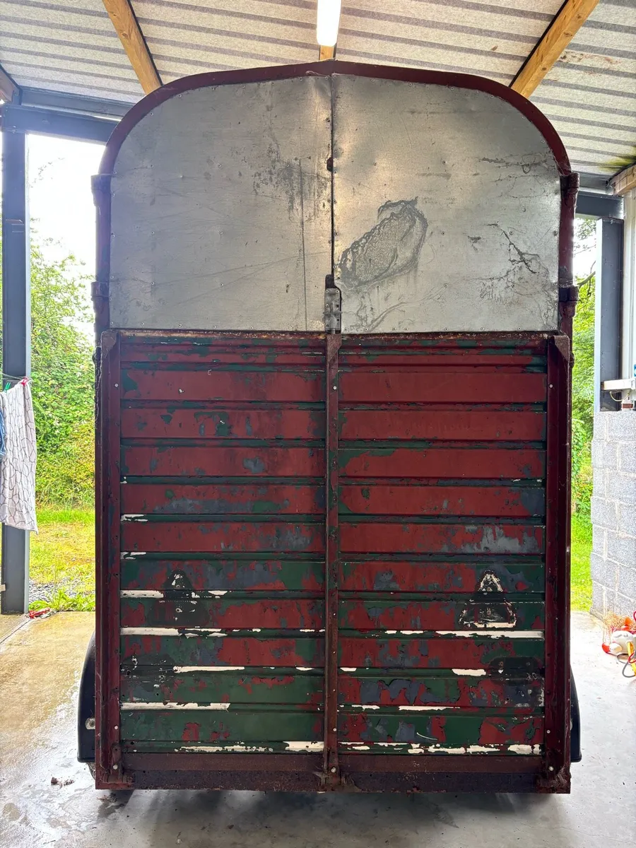 Horse Box - Image 1