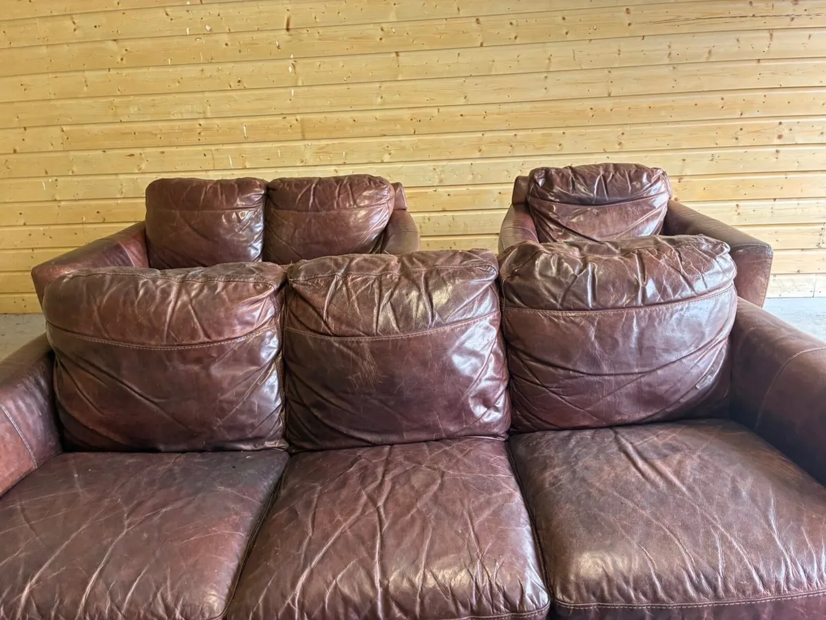 Couches - Image 2