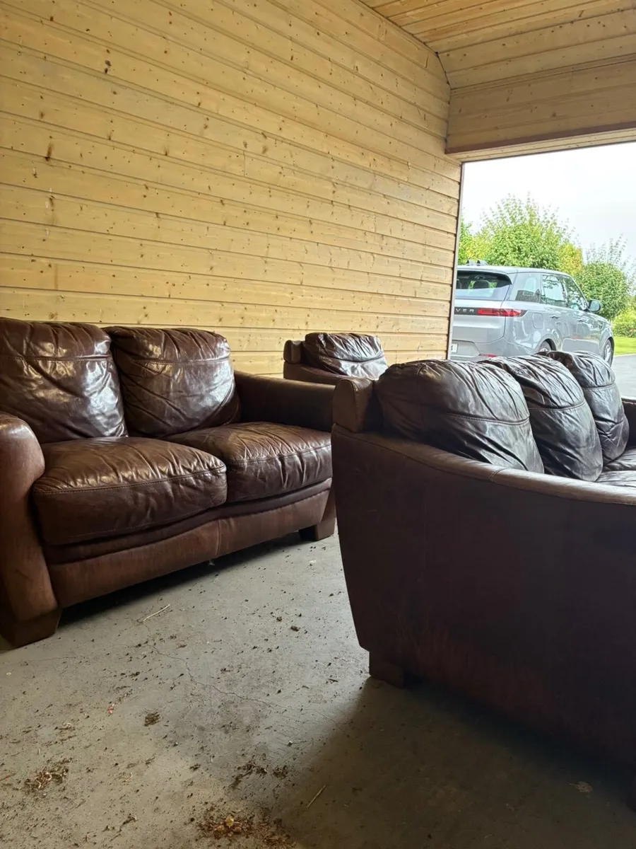 Couches - Image 3