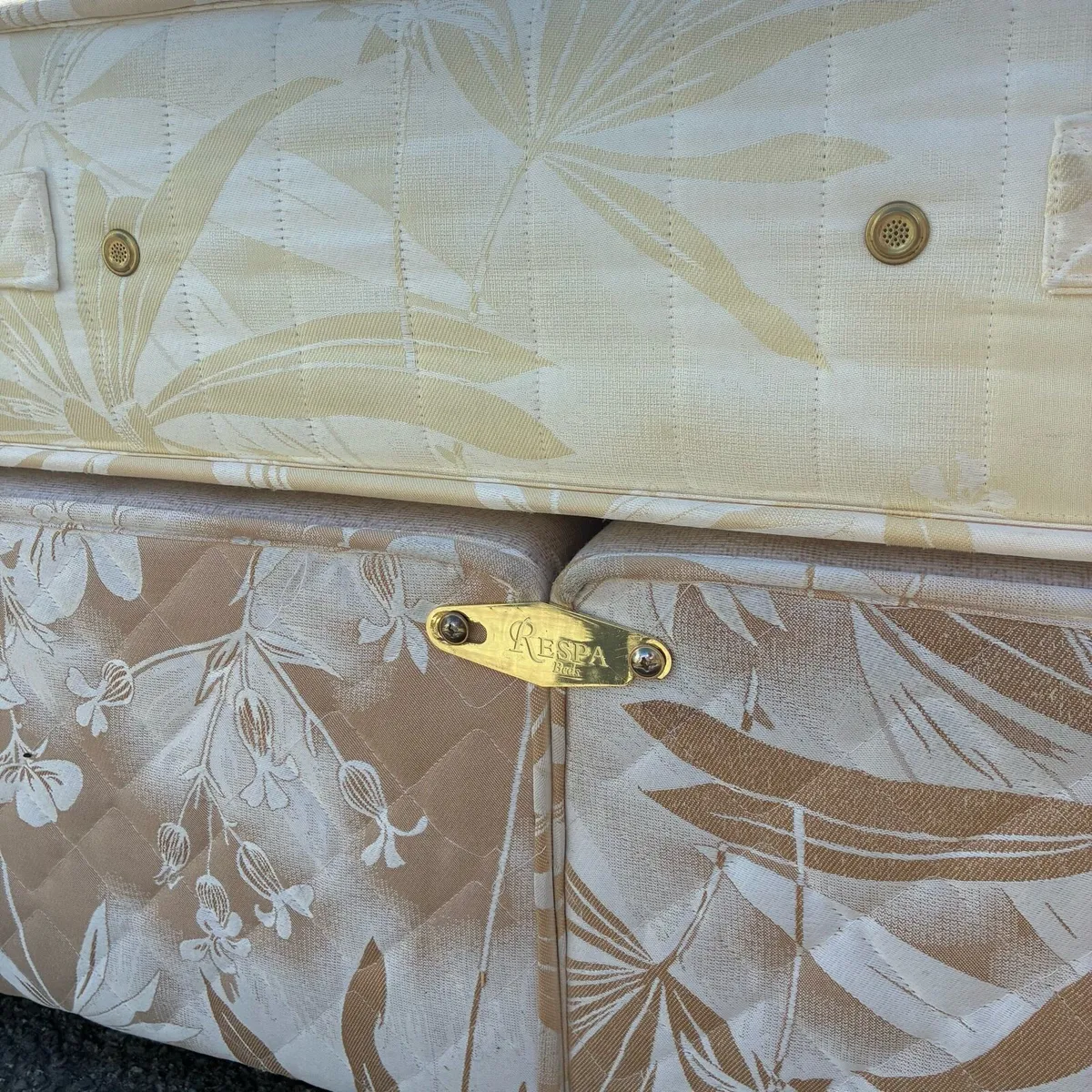 5ft King Respa  Bed & leather headboard - Image 4