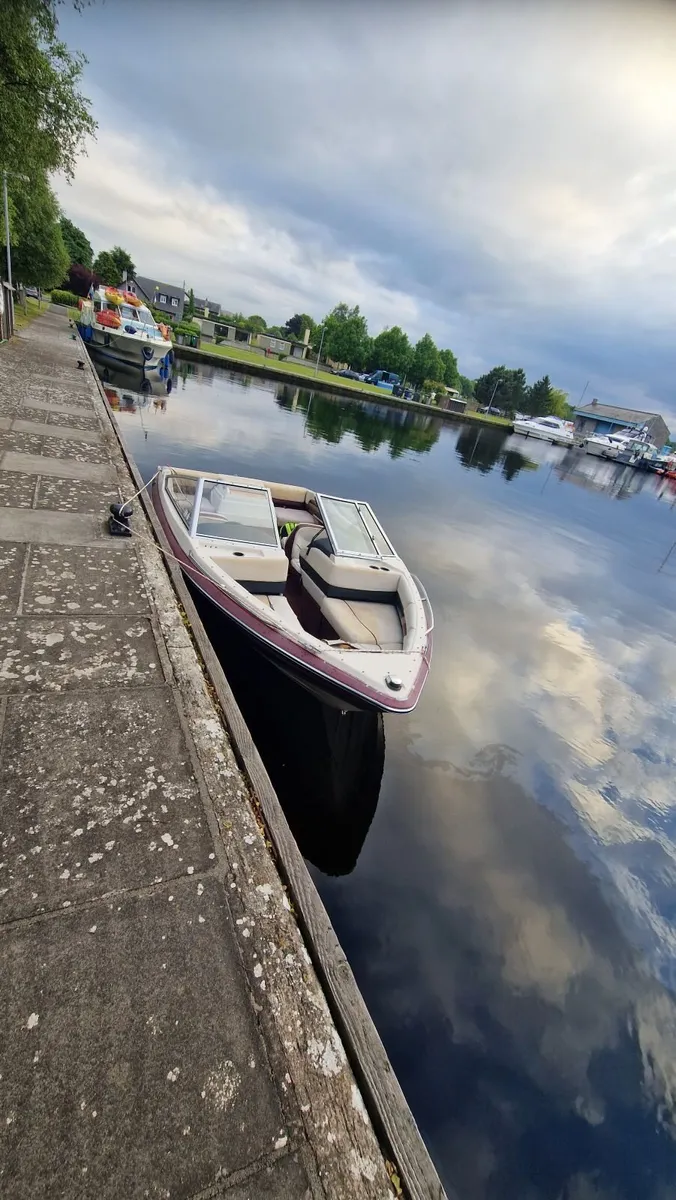 Maxum 3.0 L Mercruiser engine - Image 2