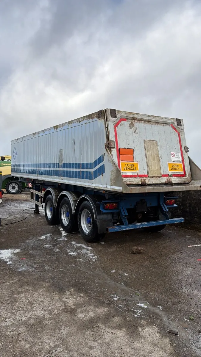Tipping trailer - Image 2
