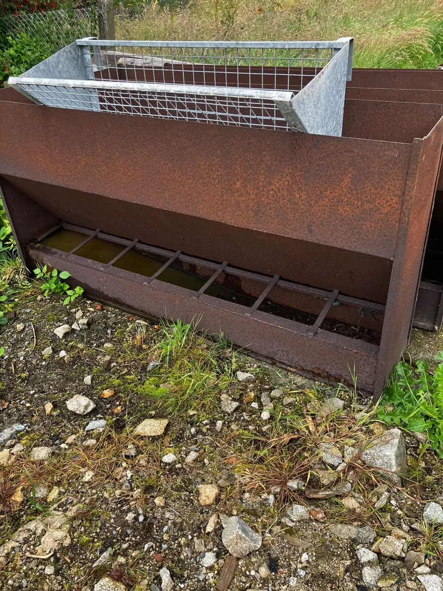 Troughs and slates - Image 1