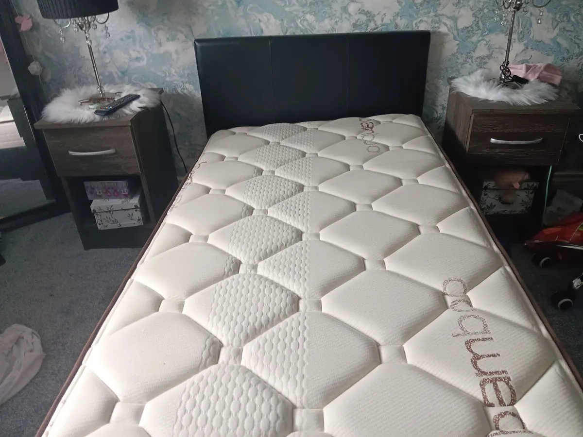 Single bed - Image 2