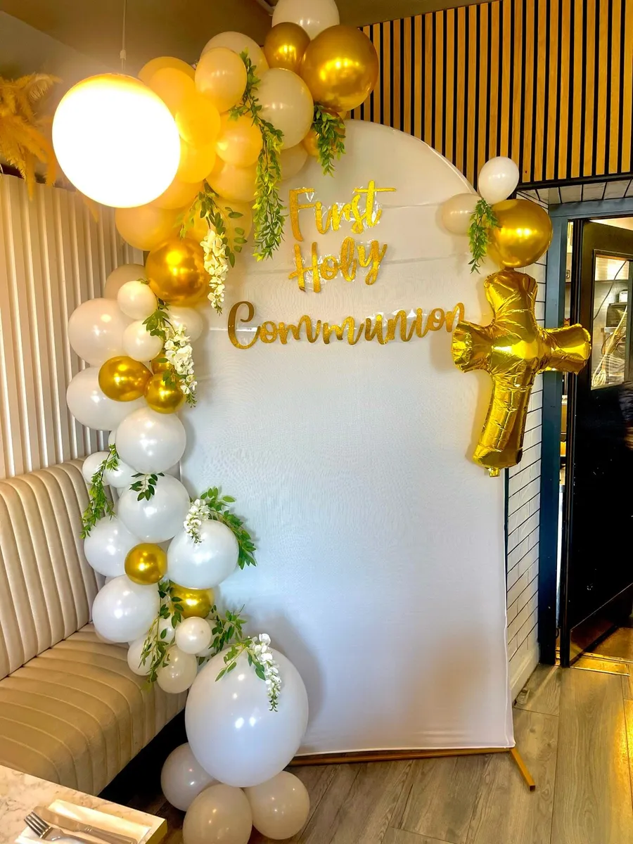 Balloons/Backdrops for Hire - Image 1