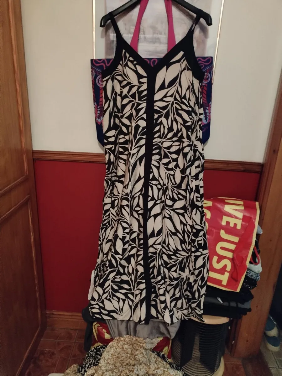 Selections of dresses  new - Image 3