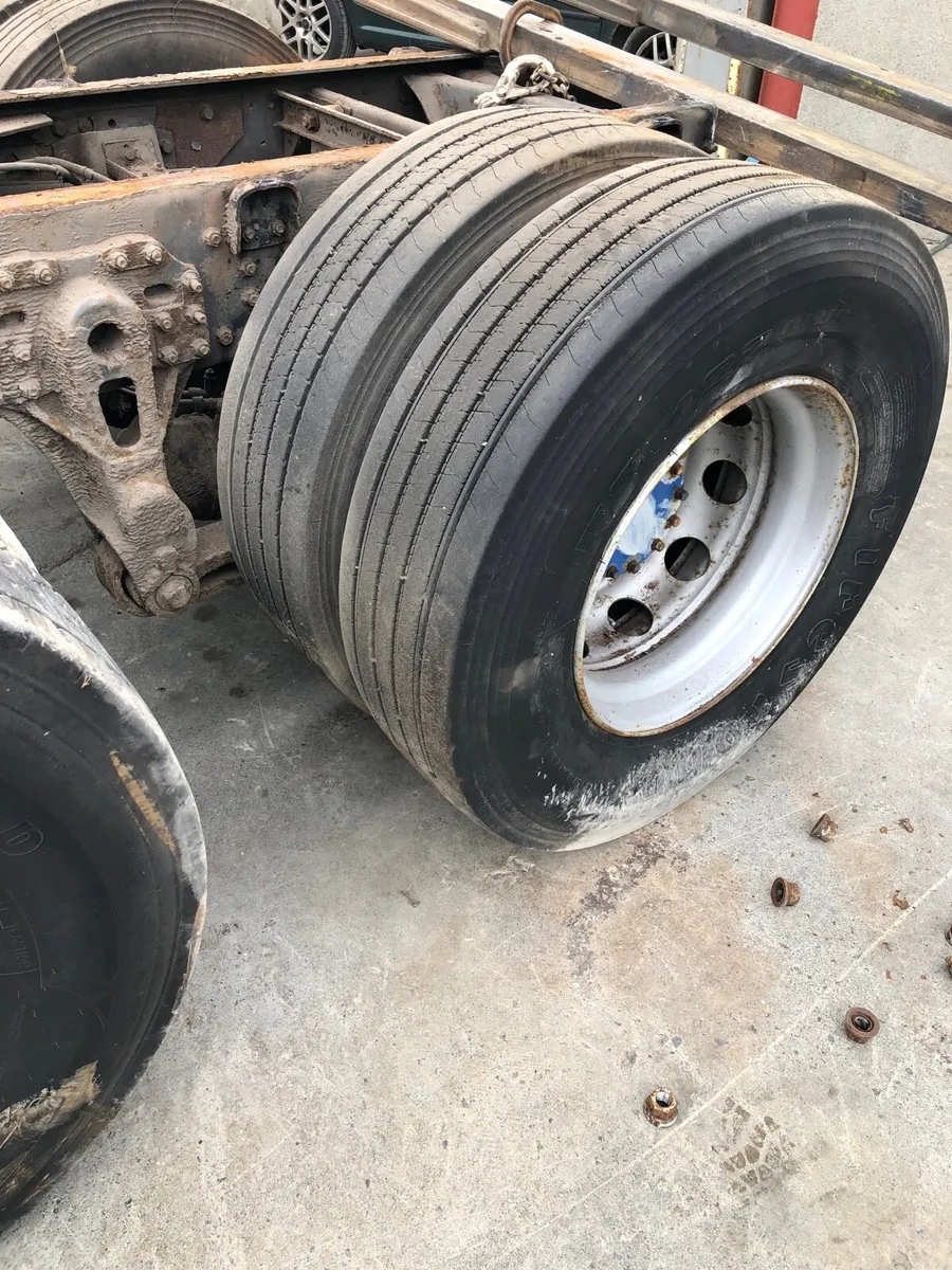 Twin wheel tag axle - Image 4