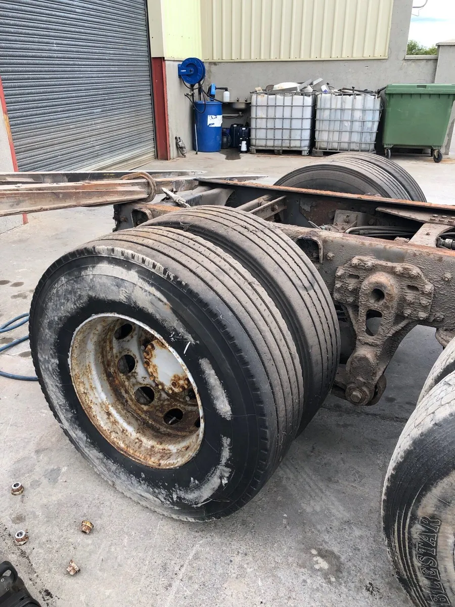 Twin wheel tag axle - Image 1