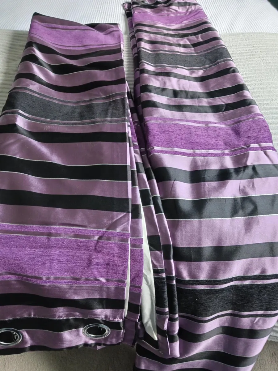Curtains - Image 1