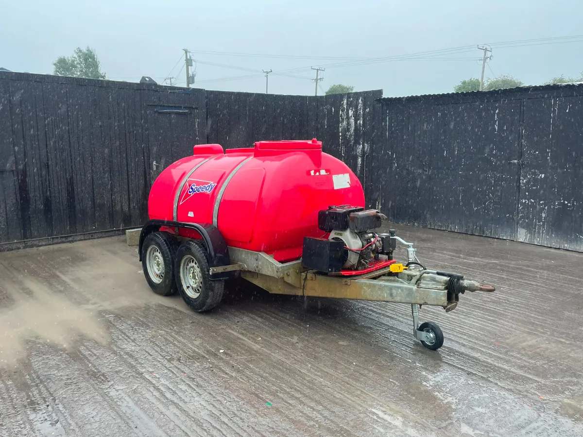 2000L Towable Water Bowser - Image 1