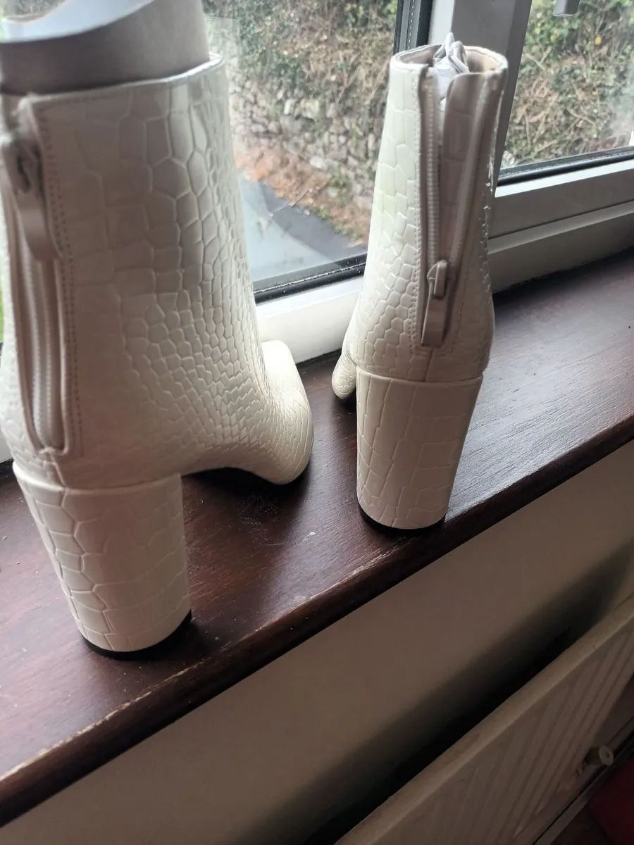 Cream boots - Image 2