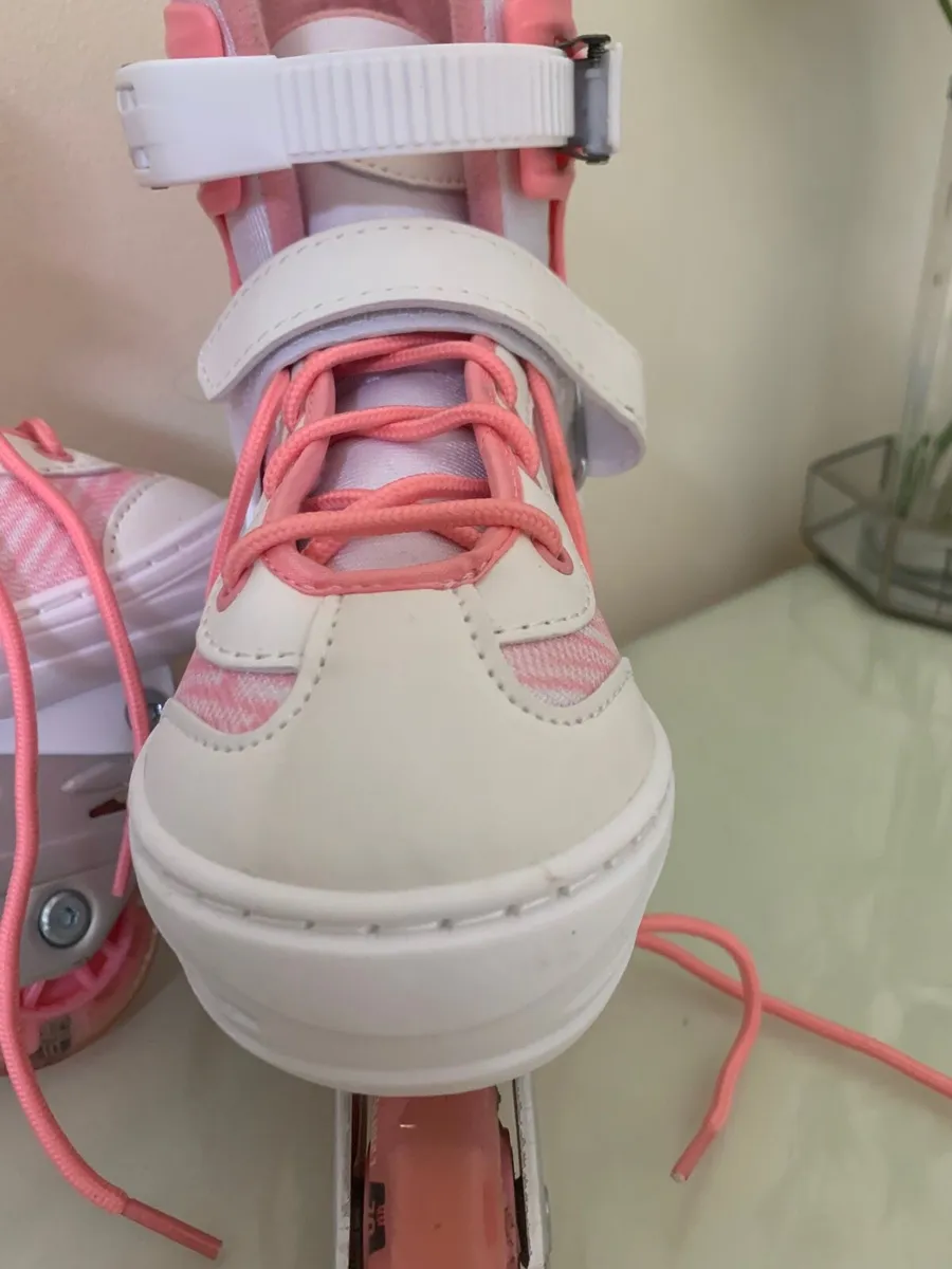 Roller skates - Image 1