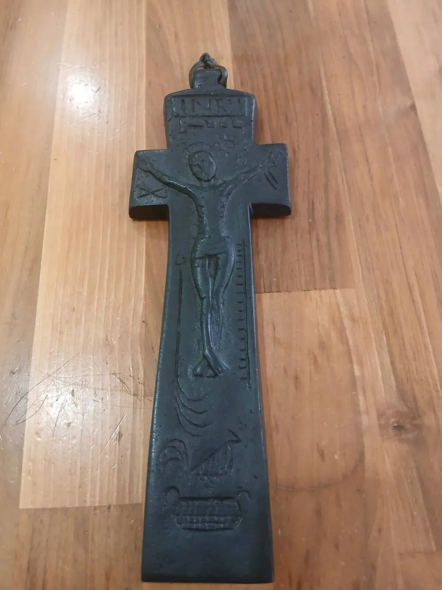 Irish bog oak Penal Cross - Image 1