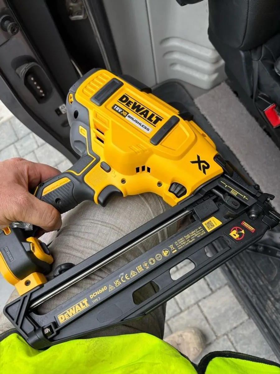Dewalt dcn660 - Image 2