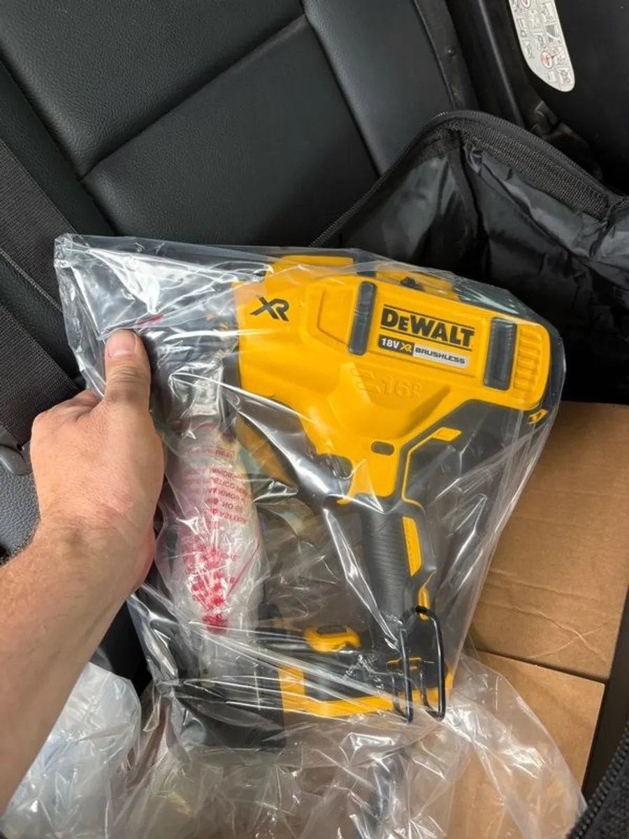 Dewalt dcn660 - Image 4