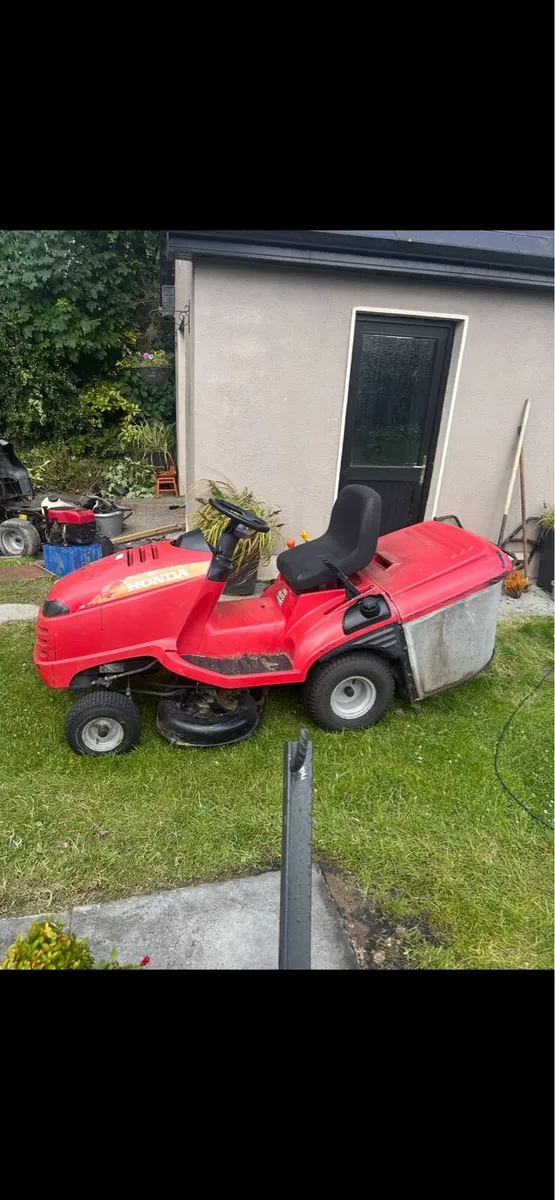 Honda ride on lawnmower - Image 3