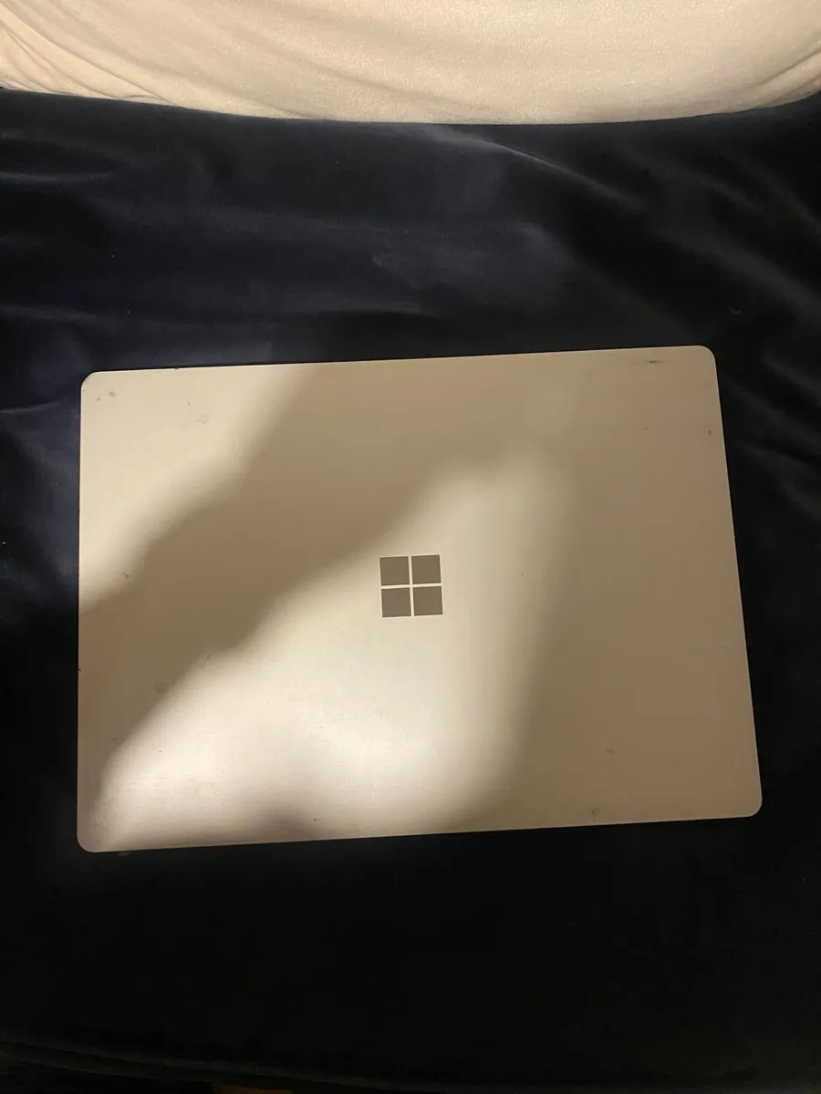 Microsoft Surface Laptop 128GB - Image 1