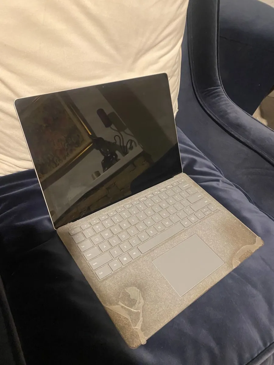 Microsoft Surface Laptop 128GB - Image 2