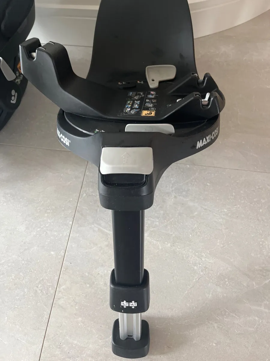 Maxi cosi baby car seat isofix - Image 2