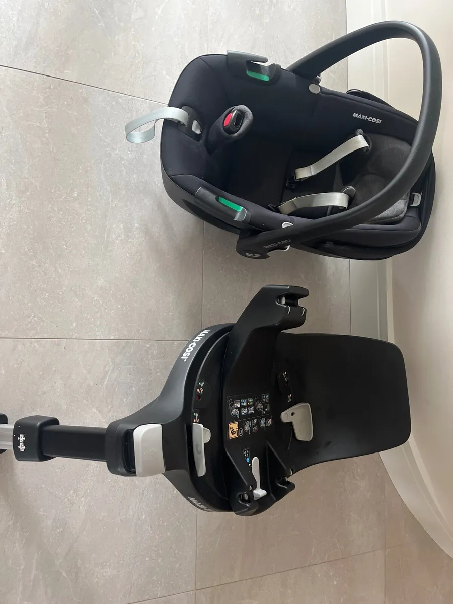 Maxi cosi baby car seat isofix - Image 3