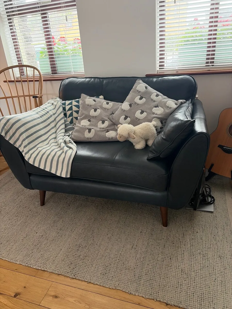 2 seater couch - Image 2