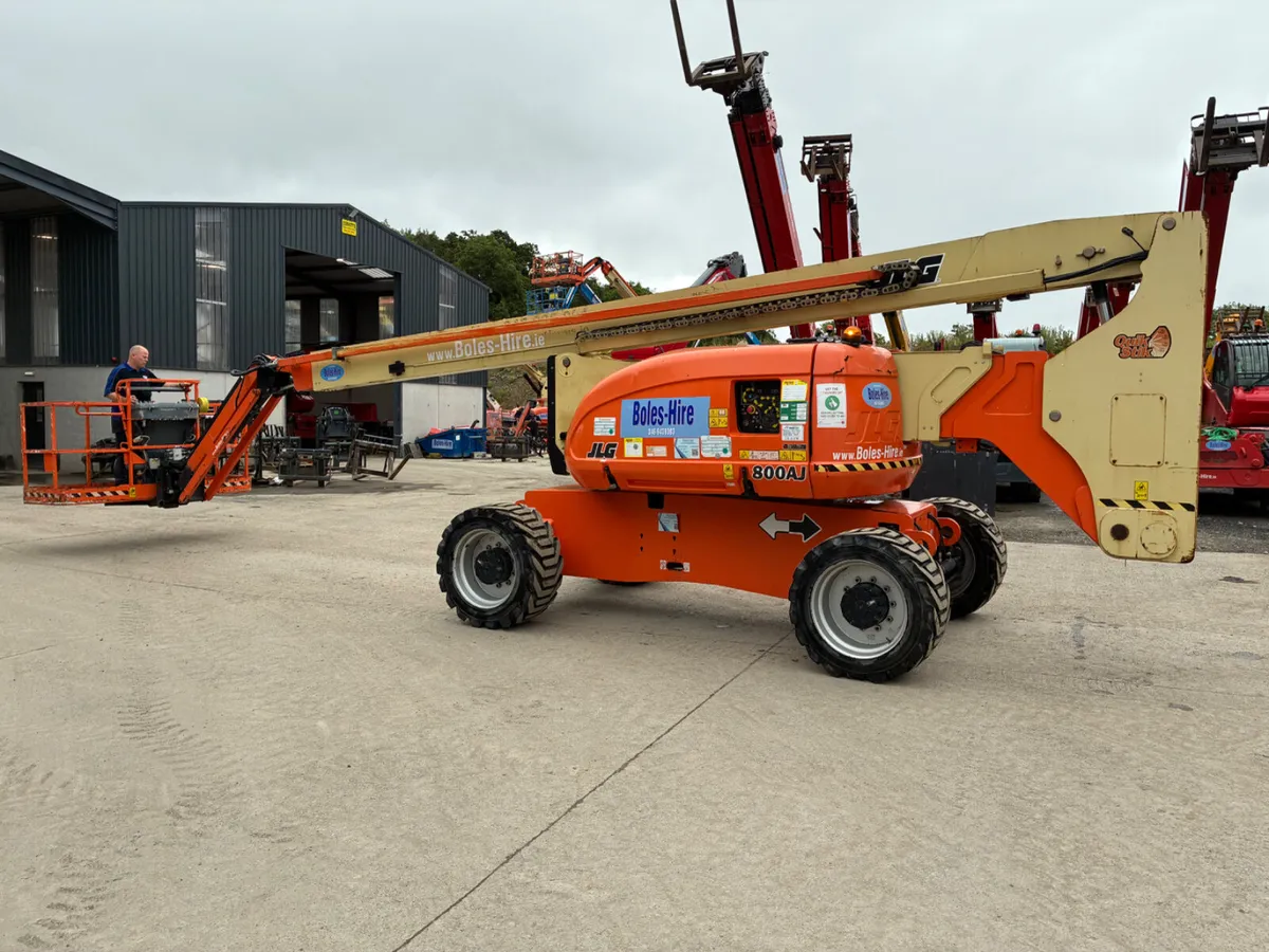 2019 JLG 800 - Image 3